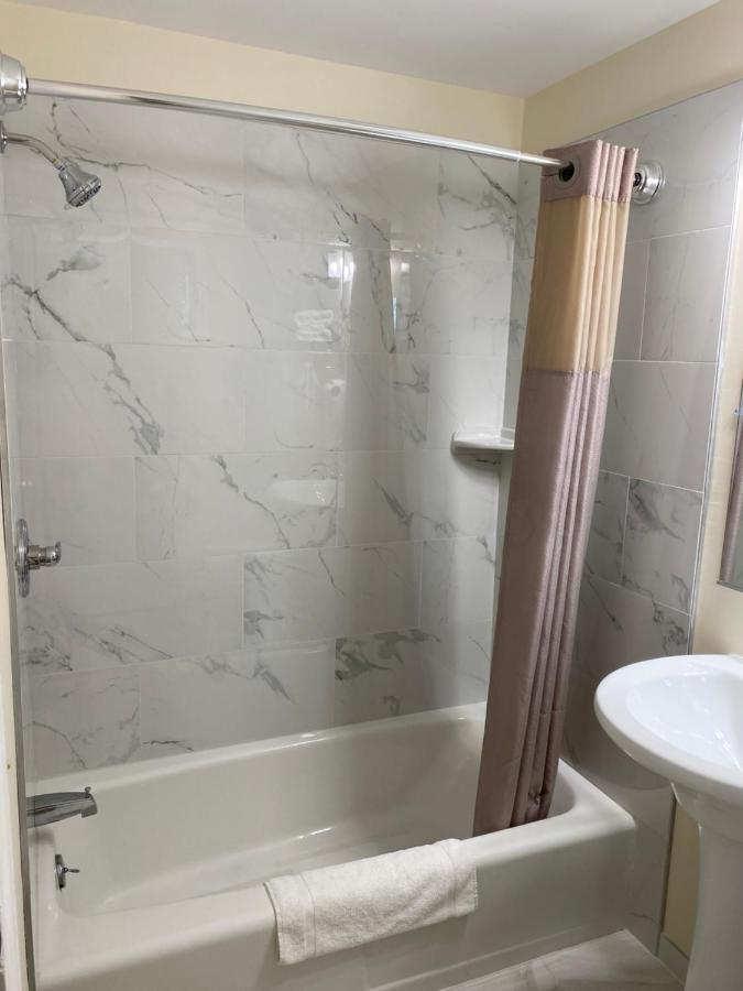 Villager Motel Уилямстаун Екстериор снимка
